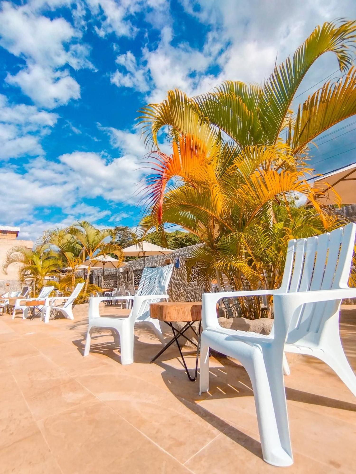 La Rosa Nautica Hostel Guaduas Exterior photo